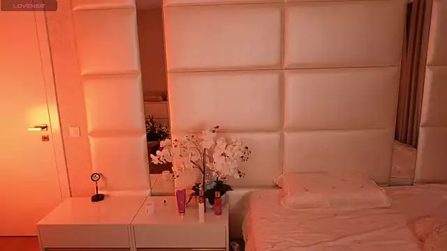 Lilly_Colins on StripChat 