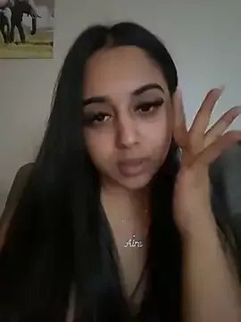 LilMisIndianx on StripChat 