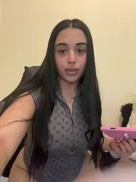 LilMisIndianx on StripChat 