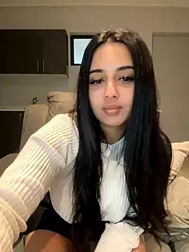 LilMisIndianx on StripChat 