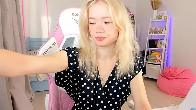 Lily_Young on StripChat 