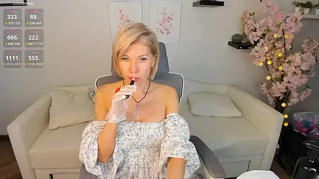 Lindsi_Luvviv