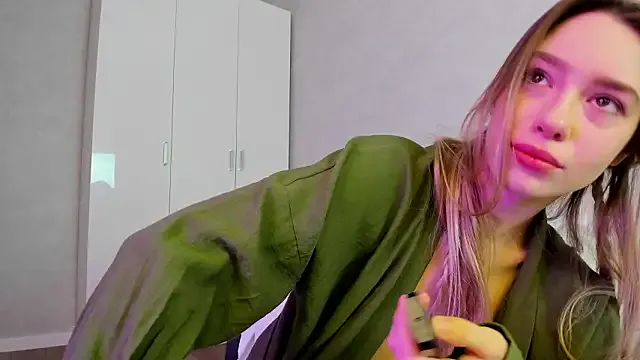 LiraHoney — footjob