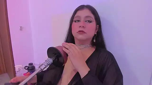 lola_clit on StripChat 