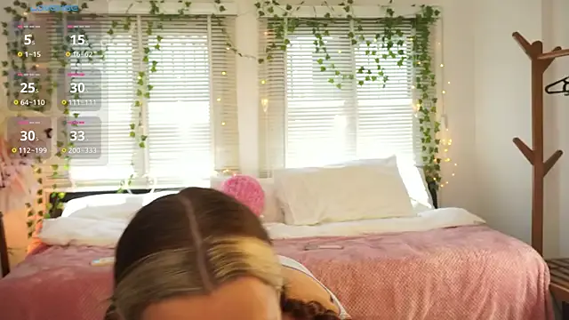 LoraDollie