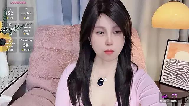 LuckyNana_ from StripChat