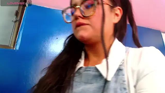 lucy23__ from StripChat