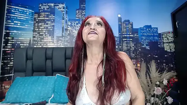 Lucy_mature8 — Freechat on StripChat