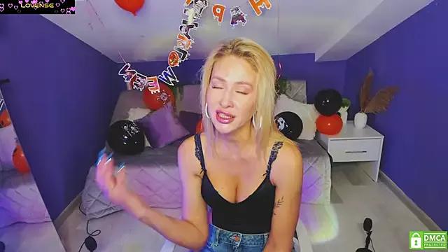 Watch MadamMilly_, she wants to masturbate for you MadamMilly_ from StripChat