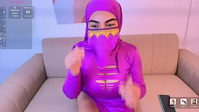 Malika_Noor — spit on boobs bouncing