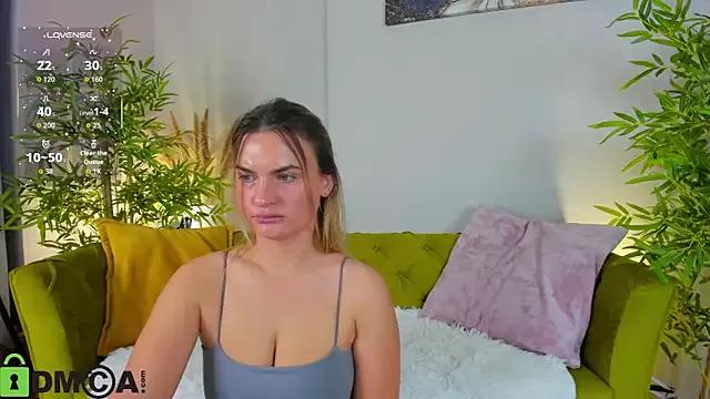 Admire cute stripper Marie_Ellie Marie_Ellie from StripChat