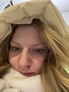 MaryHiggins — Sucking a dildo with saliva on her chest