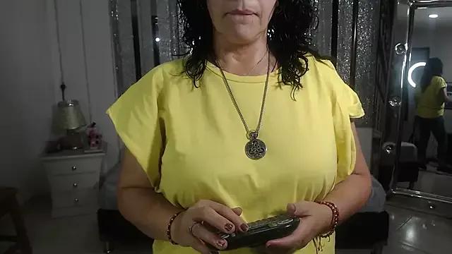 mijal_queen on StripChat 