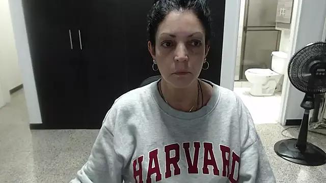 mijal_queen on StripChat 