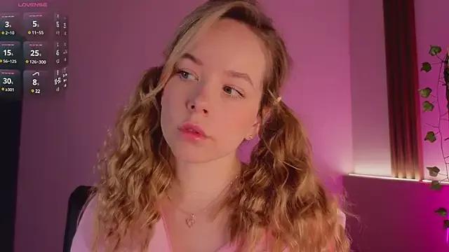 milly_shy on StripChat 