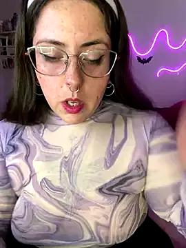 Mizztikaa on StripChat