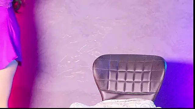 Morenahotcam — SQUIRT A LOT, can u help me bb ?