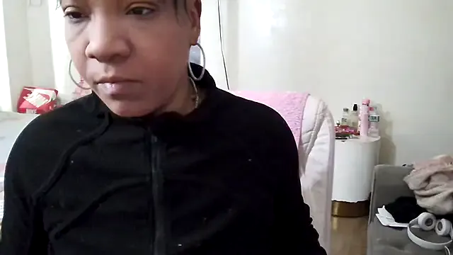 mzpretty444 — dildo fuck every 25 tokens