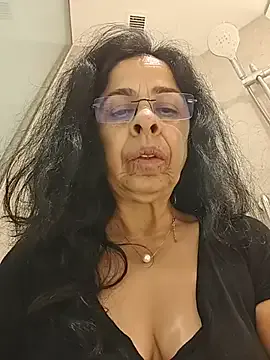 NakedMILFx on StripChat