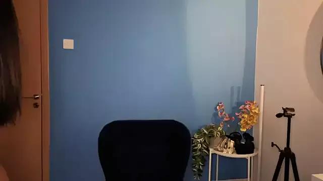 NaughtyMe from StripChat