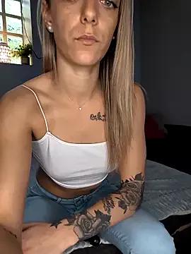 Nikiita_X on StripChat