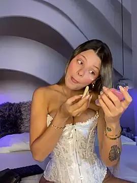 Ninakravis on StripChat 