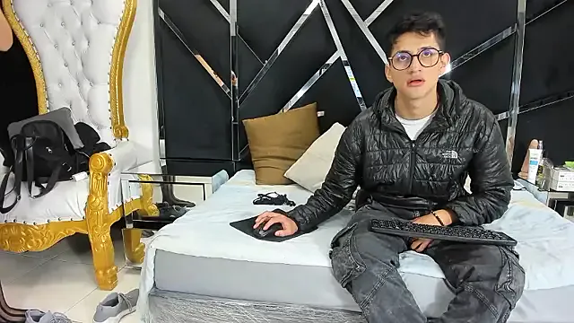 Noa_Arez on StripChat