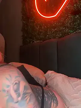 ObviouslyPeachy — Full naked and Blow Dildo