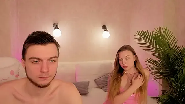 Oscar_Beatrice — Suck finger +eye contact