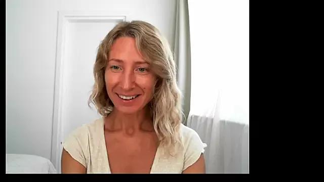 Naked Paevoa wants you to fuck her body now Paevoa from StripChat