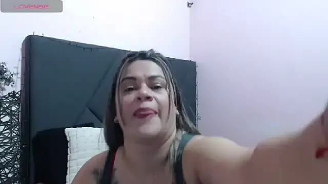 pamela_echeverria — 10 minutes lush