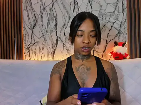 Pauline_Fox on StripChat