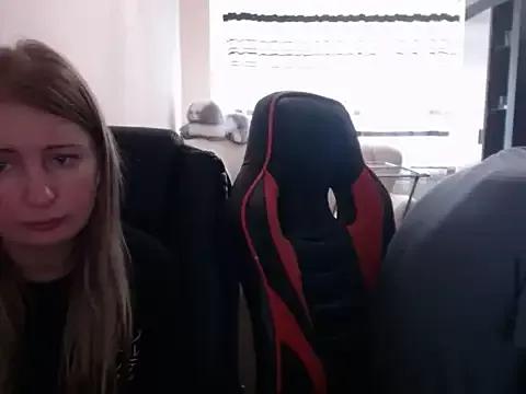 Group PeterAndJen on StripChat