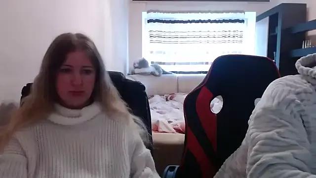 Group PeterAndJen on StripChat