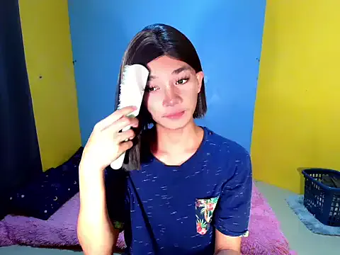 Petite_HugeCock
