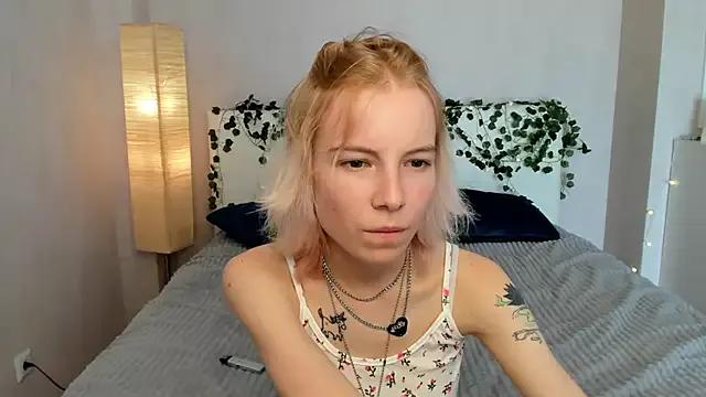 Pink_Lila18 on StripChat