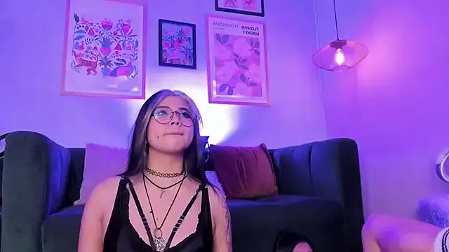 pinkk_deemon on StripChat