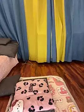 qiqi_x from StripChat