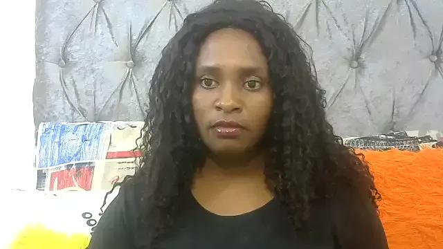 QueenRomaxx1 on StripChat 