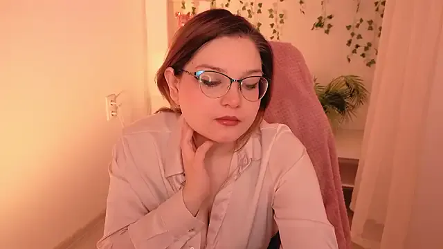 RacieBroom — show my pussy in doggy