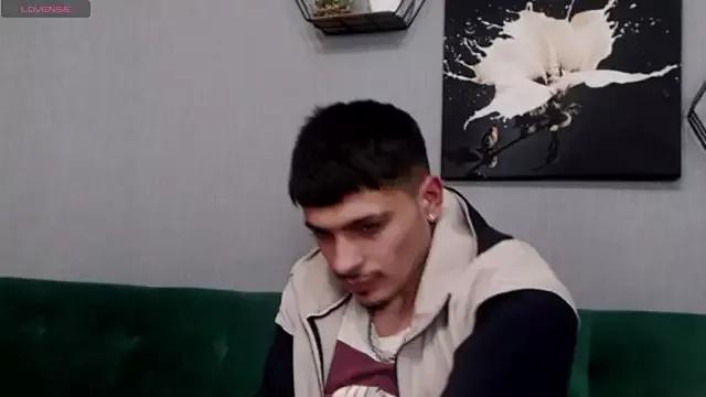 RaymondMorie on StripChat 