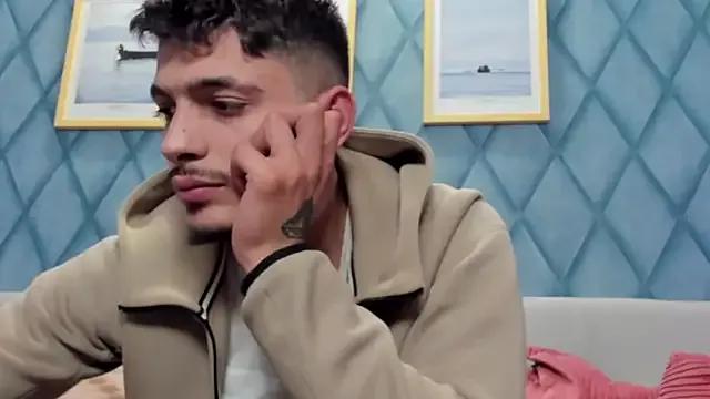 RaymondMorie on StripChat 
