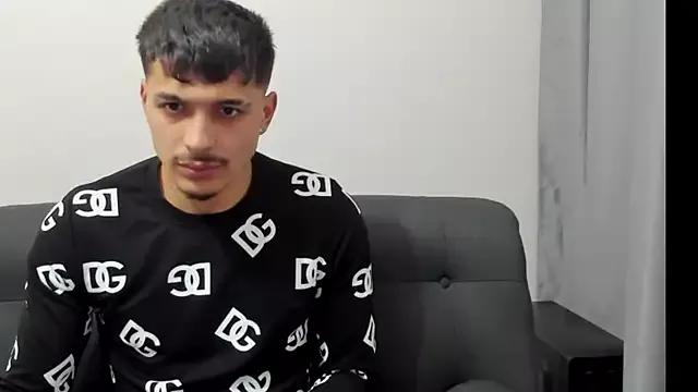 RaymondMorie on StripChat 