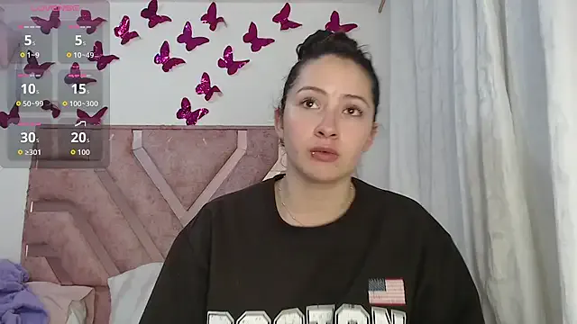 Roxy_Fox- on StripChat