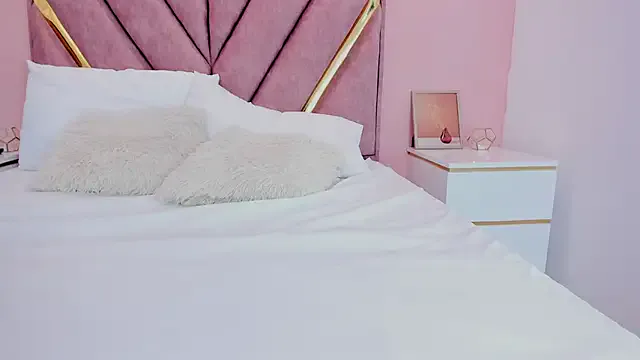 roxyflame_ on StripChat