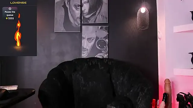 SadieManson_ — SPIT MY MOUTH MISTRESS I BEG YOU