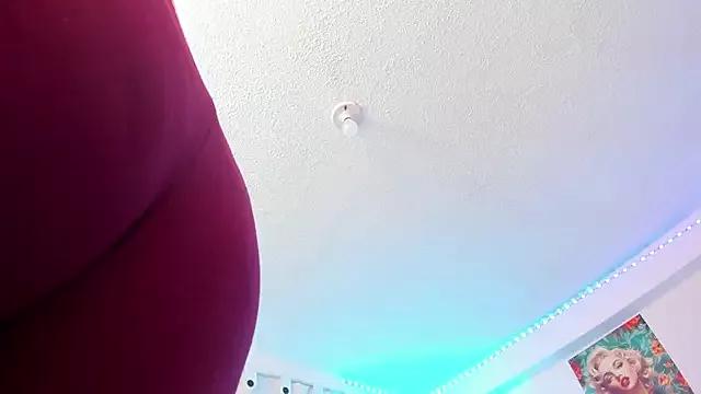 Explore Samanta_roberts1, she wants to masturbate for you Samanta_roberts1 from StripChat