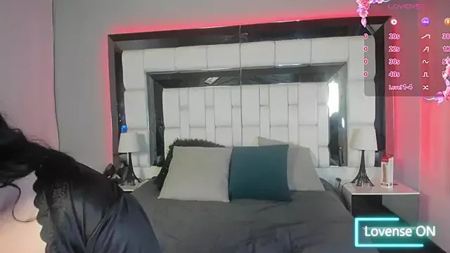 Sarafountain on StripChat 