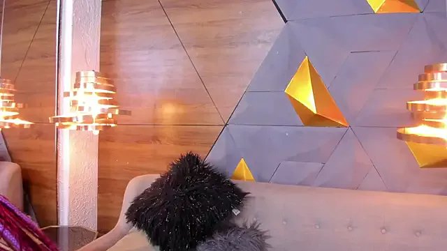 sarah_banks1 on StripChat 