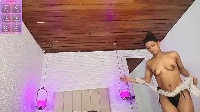 sarah_banks1 on StripChat 